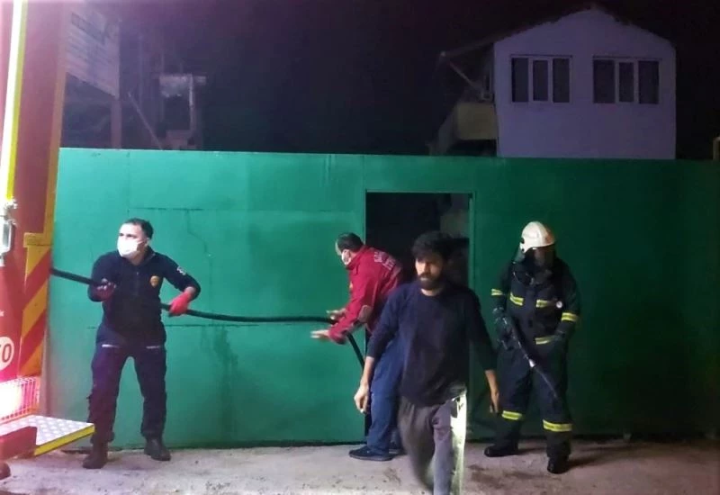 200 hayvanın bulunduğu çiftlikte yangın
