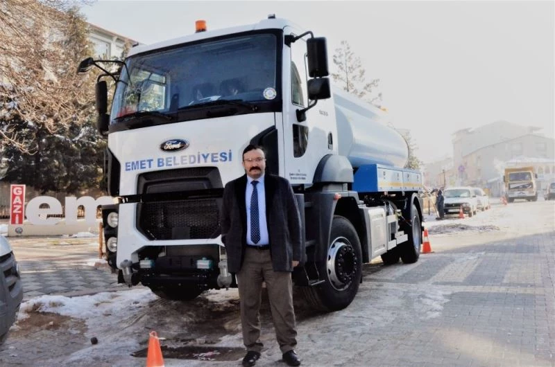 Emet Belediyesi’ne hibe arazöz
