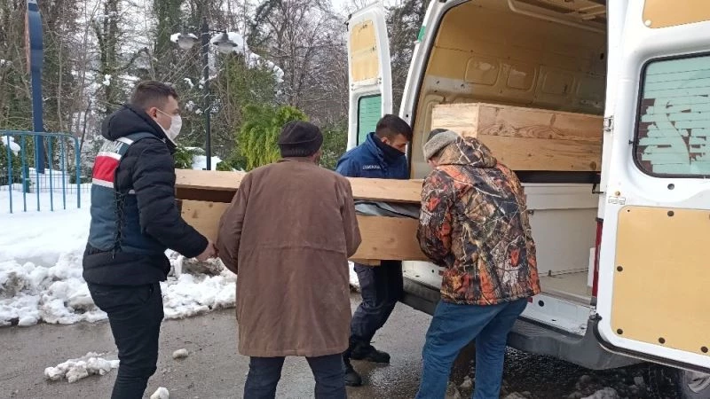 Soğuktan donarak hayatını kaybetti
