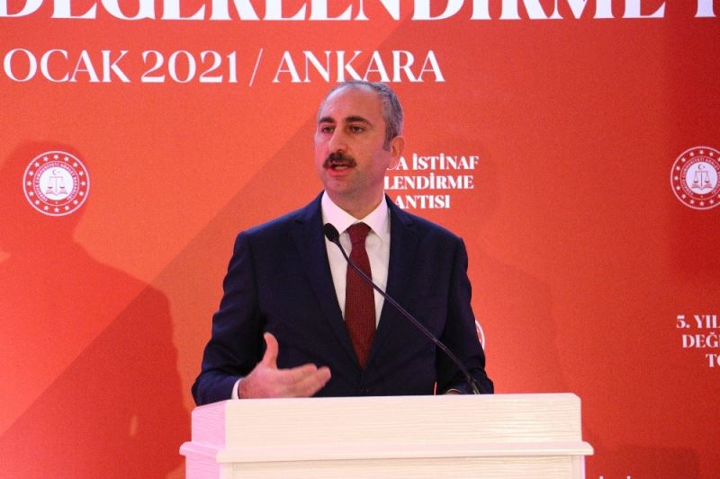 Bakan Gül: “Klavye başına geçip sosyal medyada bana tutuklama siparişi verenlere sesleniyorum, burada kanunlar işler”
