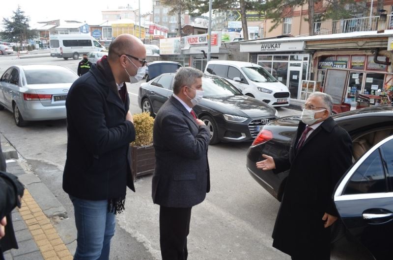 Başkan Büyükkılıç gilaburusu şifa, el dokuma halısı meşhur Bünyan’da
