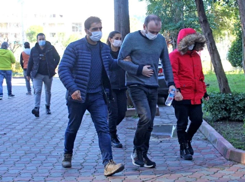 10 dakikada bir aynı ATM’den para çekince yakayı ele verdiler
