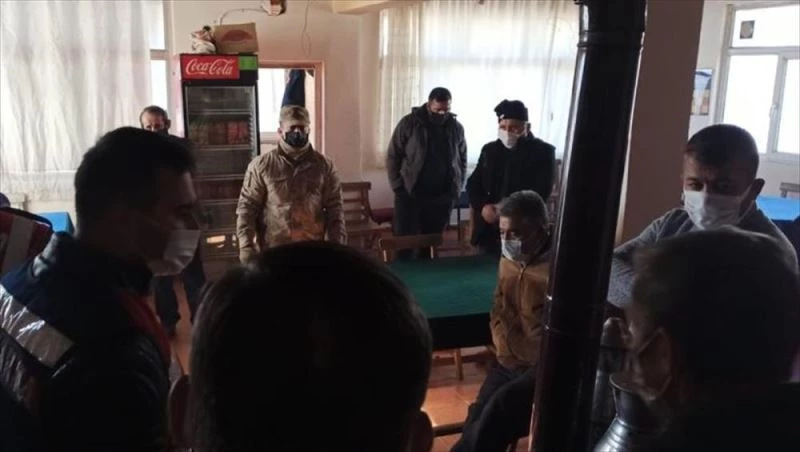 Kısıtlamada jandarmaya yakalanmamak için kıraathanedeki tuvalete gizlenen kişilere para cezası kesildi