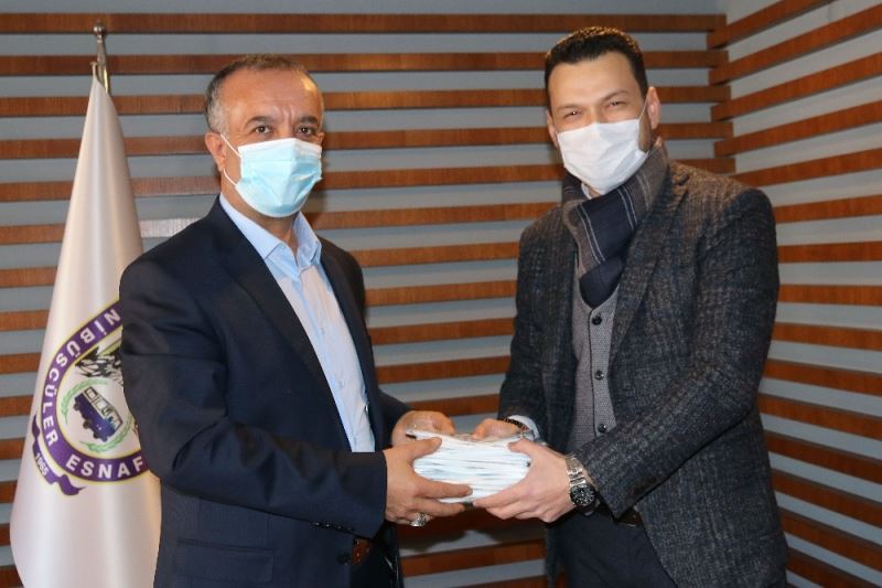 Çankaya’dan minibüsçülere maske desteği
