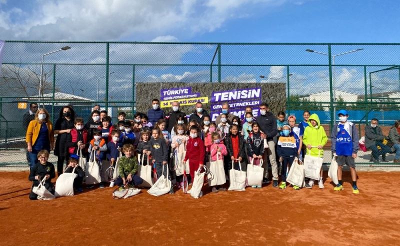 Geleceğin tenisçileri, Didim’de buluştu
