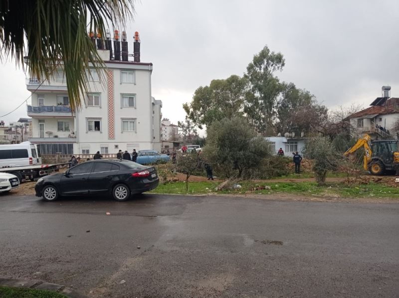 Antalya’da silahlı kavga: 1’i ağır 3 yaralı
