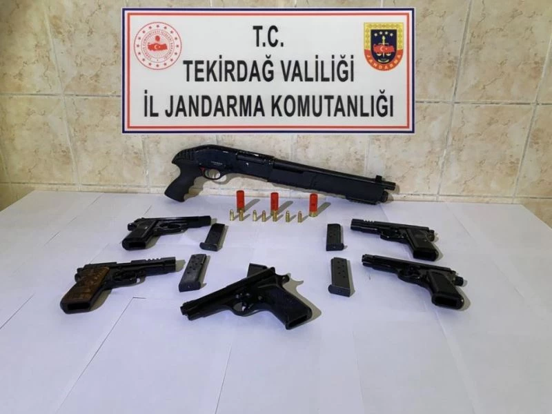 Araçtan cephane çıktı
