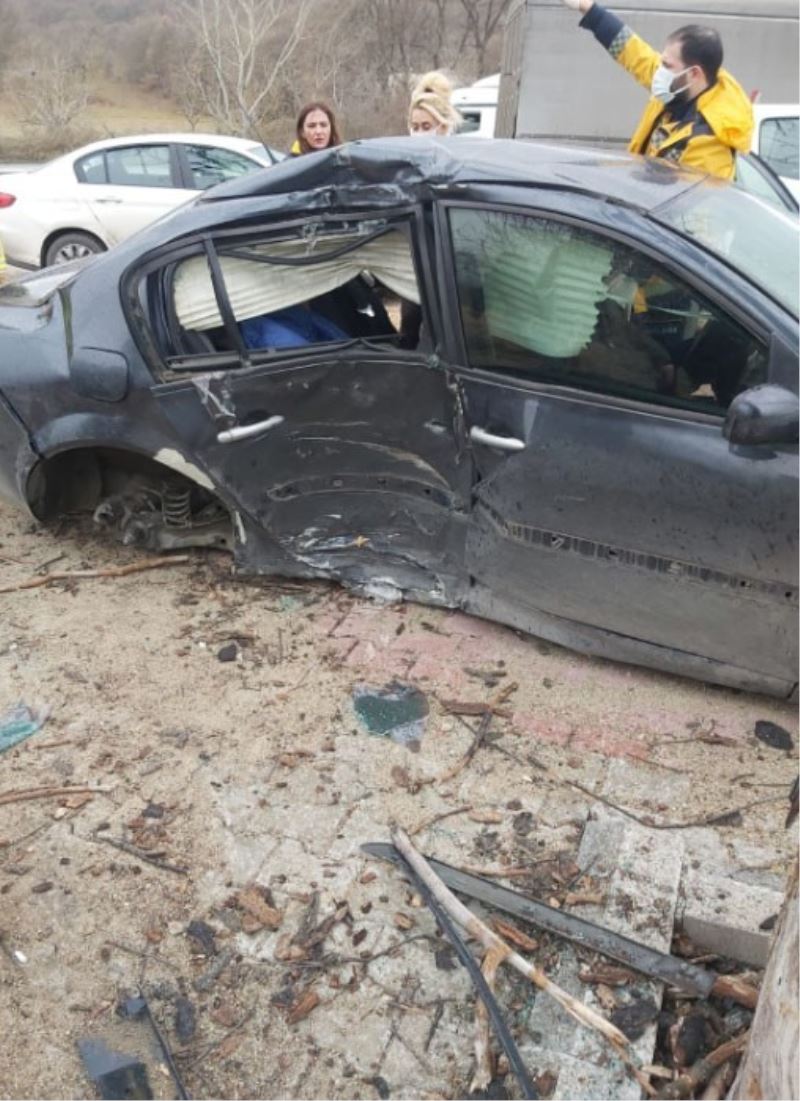 Bursa’da feci kaza: 3 yaralı
