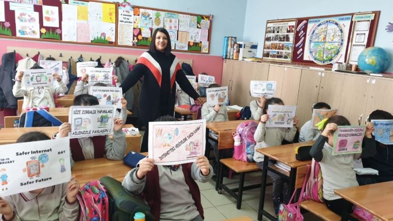 Eskişehir Seyitgazi Şehit Mustafa Akbaş İlkokulu öğrencileri uluslararası projelerde yer alıyor
