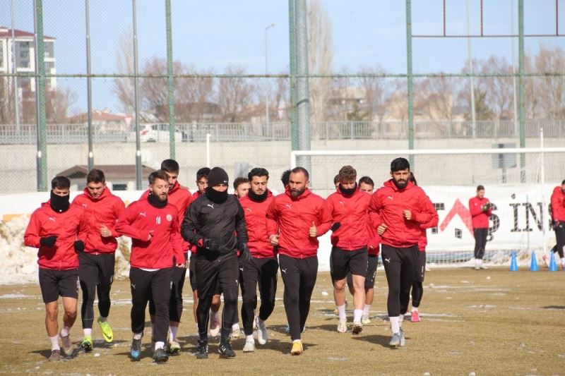 Sivas Belediyespor, Kırklarelispor maçına hazırlanıyor
