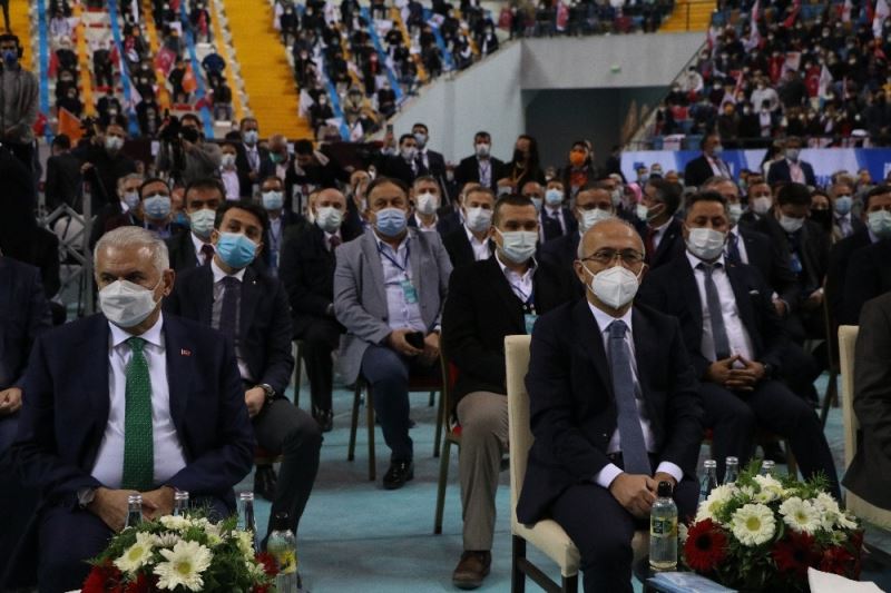 Binali Yıldırım: “Muhalefetin bizi vurmaya çalıştığı şehir hastaneleri bugün hayat kurtarıyor”
