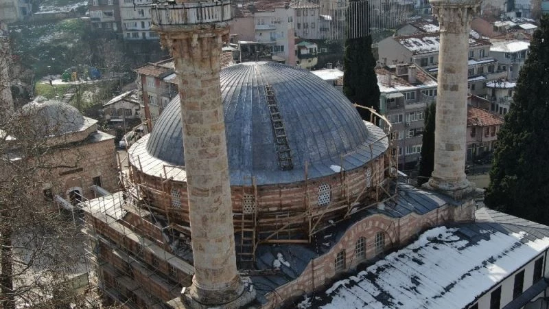 (Özel) 600 yıllık tarihi cami çelik ağlarla örülüyor
