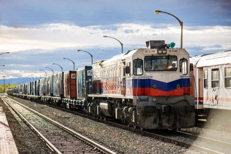 Türkiye ile İran taşımalarının 2021 yılında 1 milyon tona çıkarılması hedefleniyor
