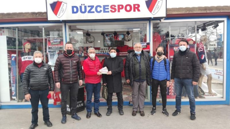Kızılay yöneticileri Düzcespor’un yanında
