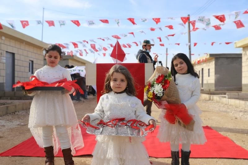 Suriyeli yetimler için yaptırılan briket evler tamamlandı
