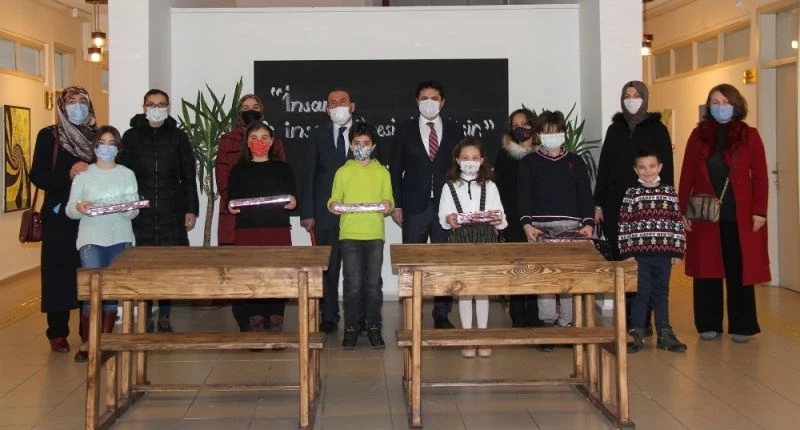 Milli Eğitim Müdürü Kaygusuz, başarılı öğrencileri ödüllendirdi
