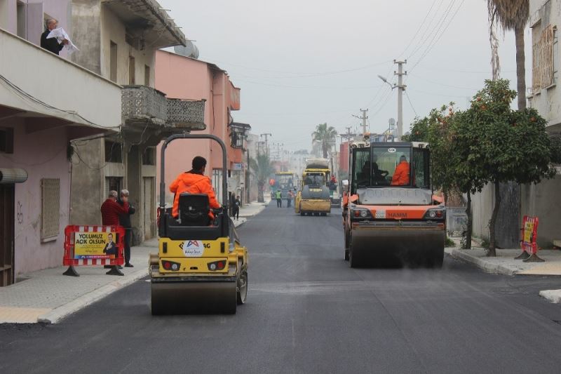 Büyükşehir Belediyesinden Kazanlı’da asfalt çalışması
