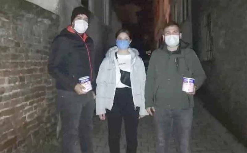 AK Partili gençlerden bebekli ailelere maması desteği
