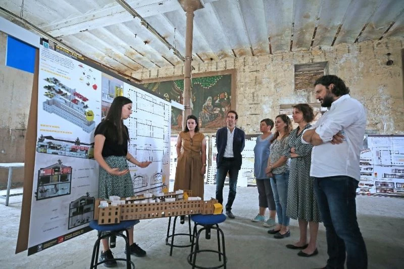 İç mimarlık ve çevre tasarımında saygın üyelik
