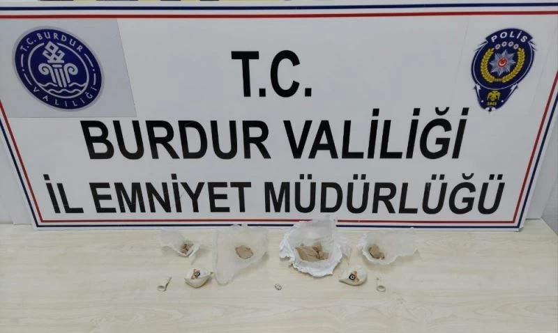 Burdur’da zehir tacirleri, uyuşturucuyu balonların içine sakladı
