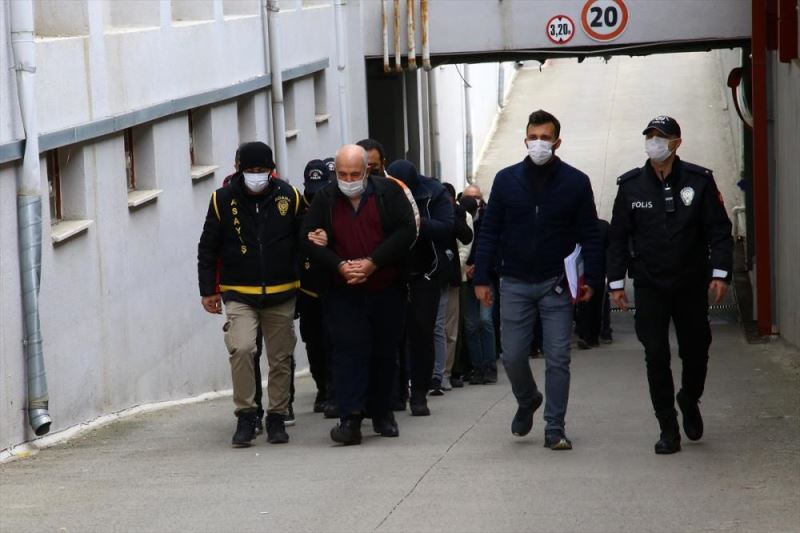 Adana merkezli 13 ildeki otomobil hırsızlığı çetesine yönelik operasyonda 20 tutuklama