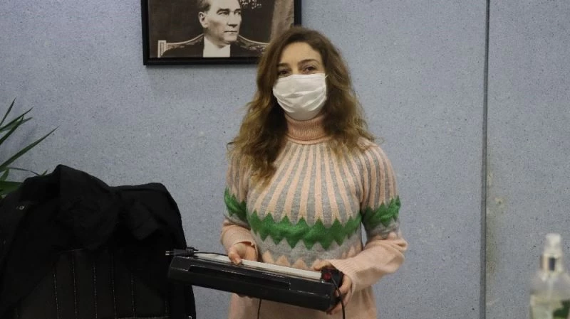 Soyguncuyu elindeki altın çekme makinesi ile kovalayan kadın konuştu
