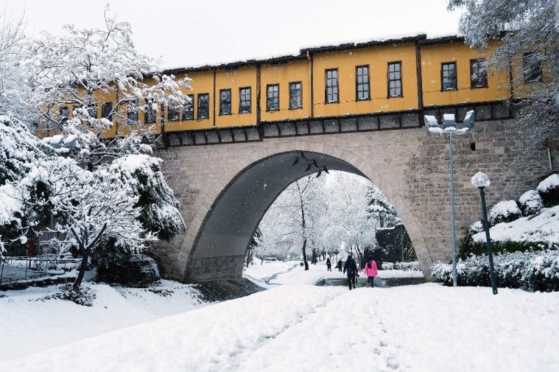 Bursa’ya kar geri geliyor
