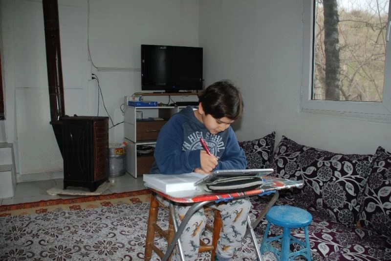 Bakanlığın hediyesi tablet, Selim’in umudu oldu
