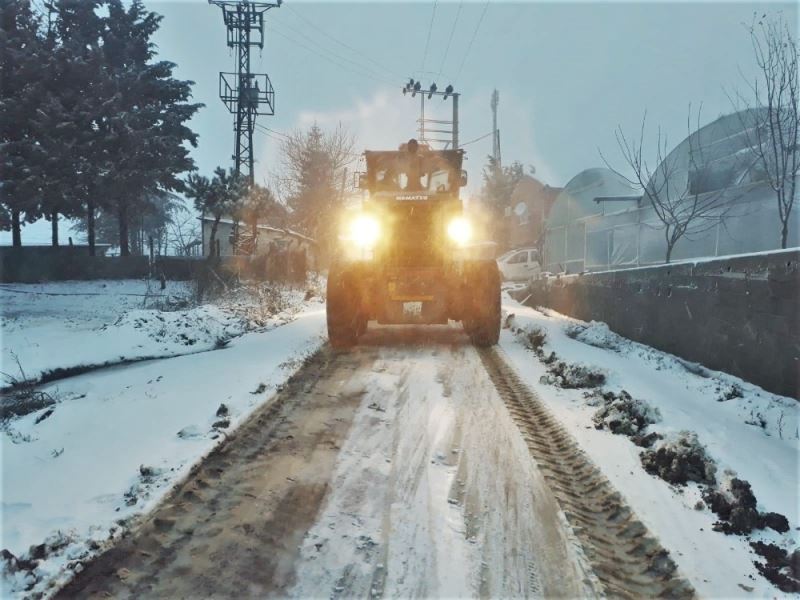 Süleymanpaşa’da karla mücadele sürüyor
