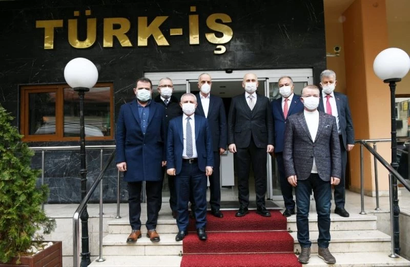 Bakan Karaismailoğlu: ”Bu ülke büyüyecekse, gelişecekse çalışanlarla birlikte gelişecek”
