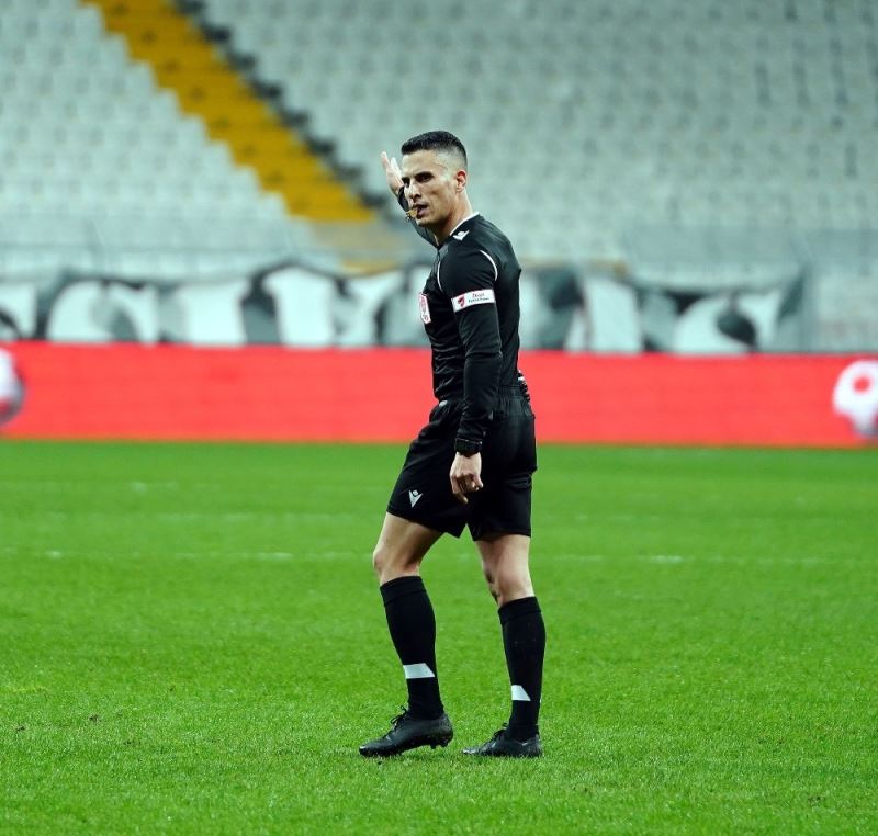 Denizlispor -Göztepe maçının hakemi Sarper Barış Saka oldu
