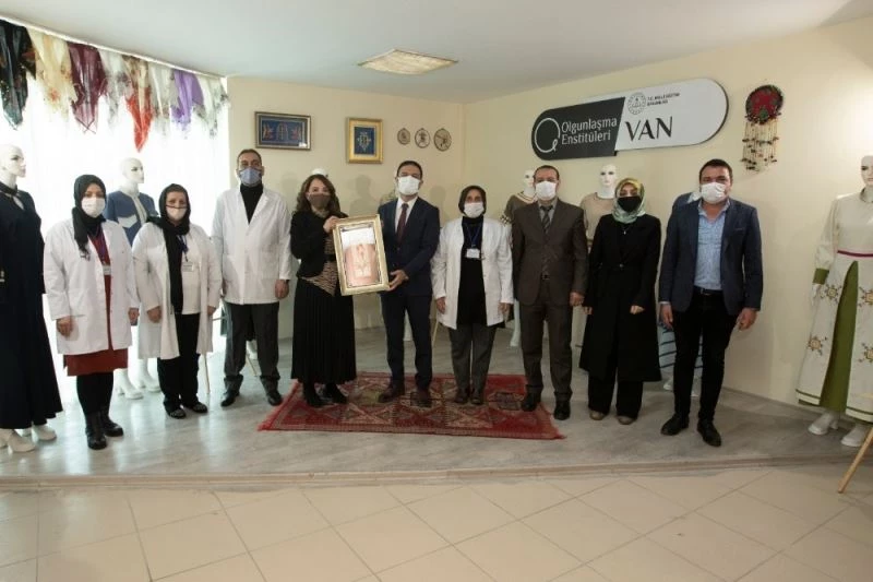 Başkan Vekili Aslan’dan Van Olgunlaşma Enstitüsüne ziyaret
