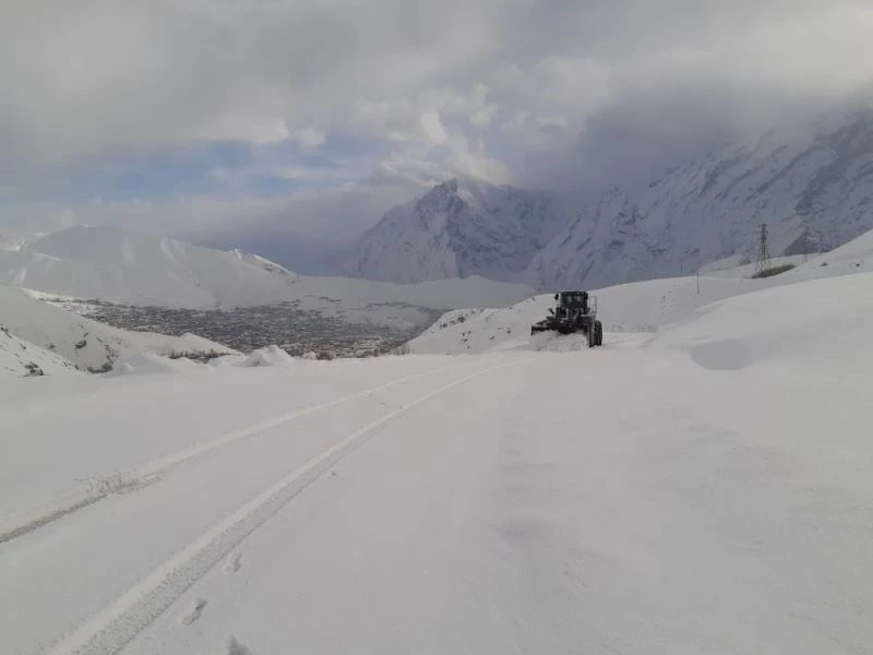 Hakkari’de 259 yerleşim yeri ulaşıma kapandı
