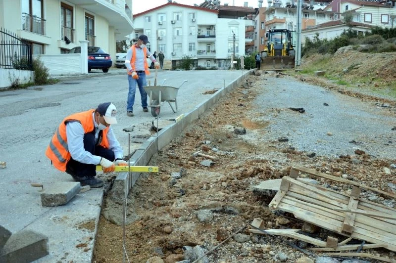 Manavgat Belediyesi’nden Mimar Sinan ve Sarılar’da kaldırım çalışması
