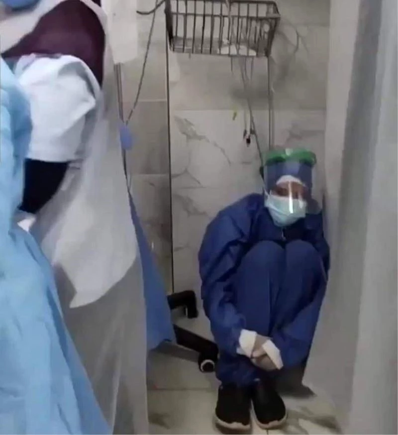 Mısır’da pandemi hastanesinde oksijen tüpü yetersizliği
