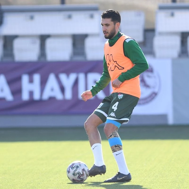 Bursasporlu futbolcu Cüneyt Köz’den büyük fedakarlık
