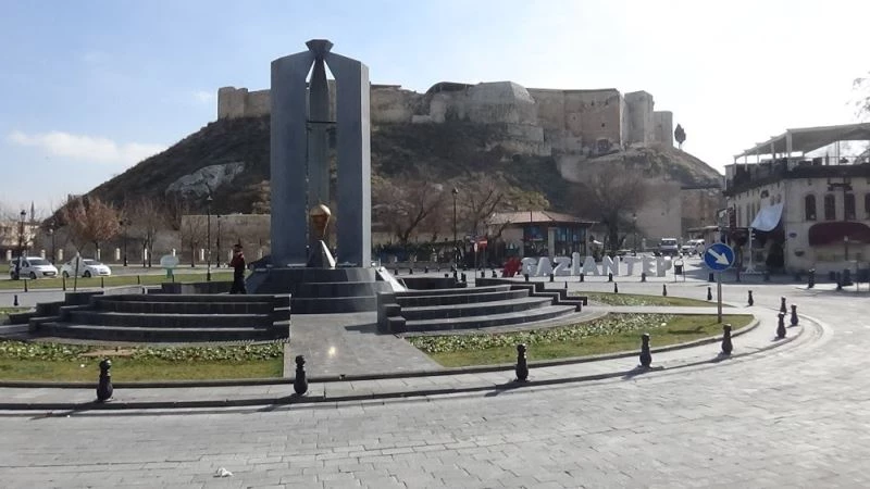 Gaziantep kısıtlamayla sessizliğe gömüldü
