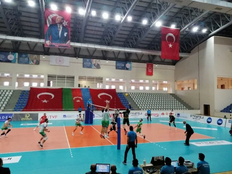 Efeler Ligi: Bingöl Solhan Spor: 3 - Bursa B.Şehir Bld.: 1
