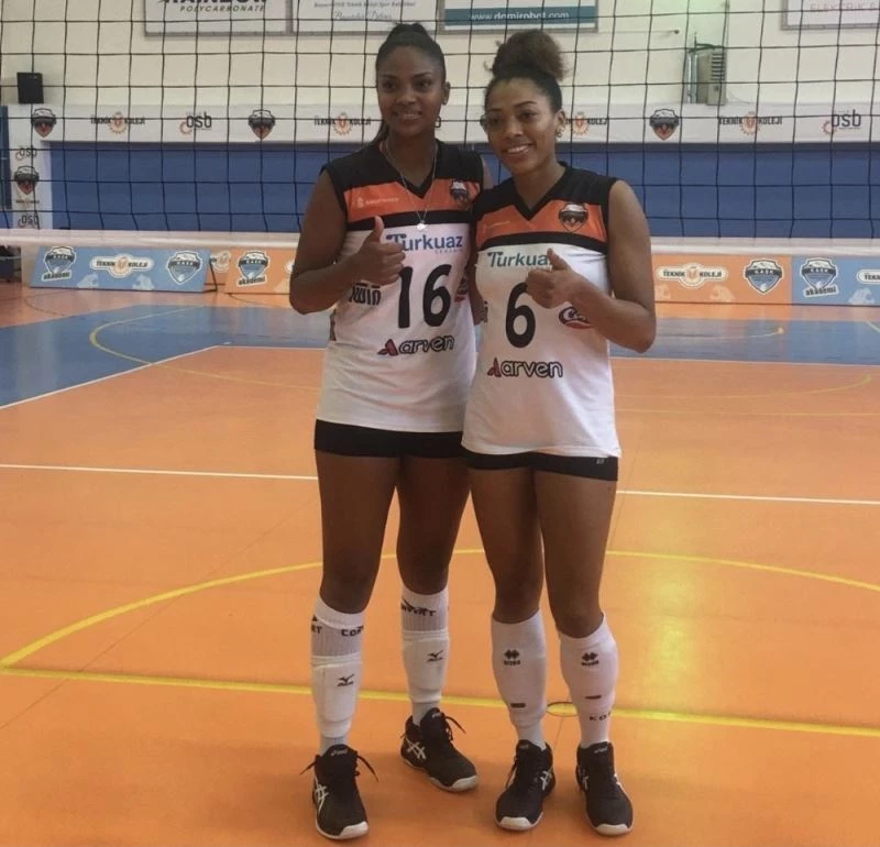 Frias ve Leyva parkeye çıktı
