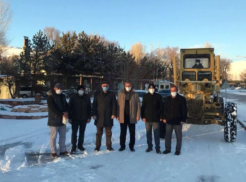 Aydıntepe Belediyesine 1 adet greyder hibe edildi
