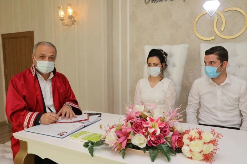 2020’de Suluova’da 294 çiftin nikahı kıyıldı
