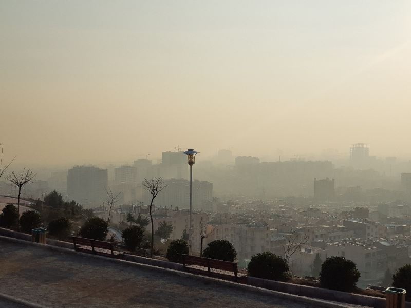Tahran’da hava kirliliği yüksek seviyelere ulaştı
