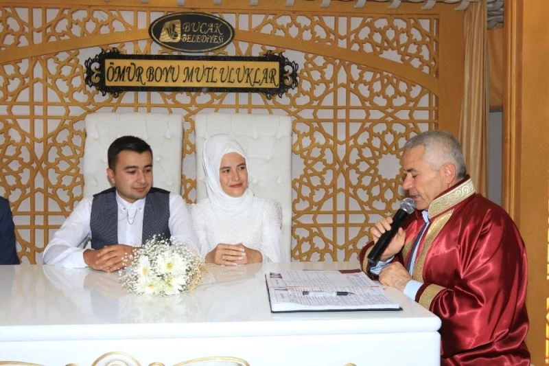 Bucak’ta 2020 yılında 372 çiftin nikahı kıyıldı
