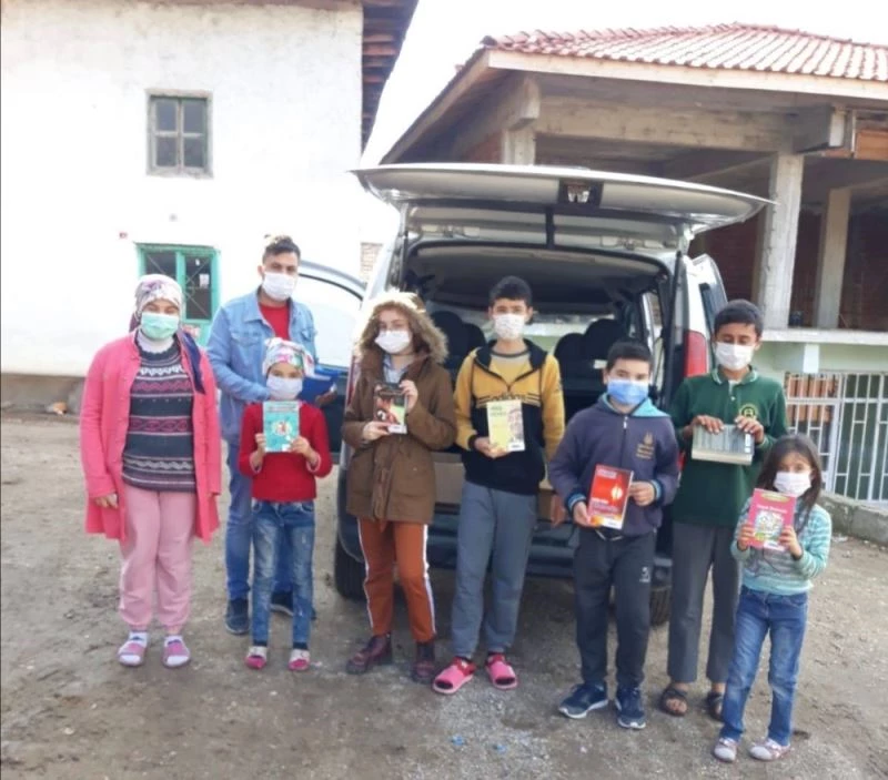 Selendi’de ’Kütüphanem yanımda’ projesi başladı
