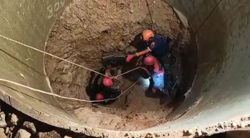 Cenin pozisyonuyla toprak altından sağ çıktı, arkadaşının son bakışını unutamıyor
