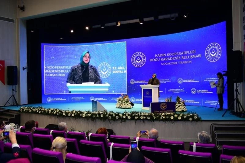 Bakan Selçuk, Kadın Kooperatifleri Doğu Karadeniz Buluşmasına katıldı
