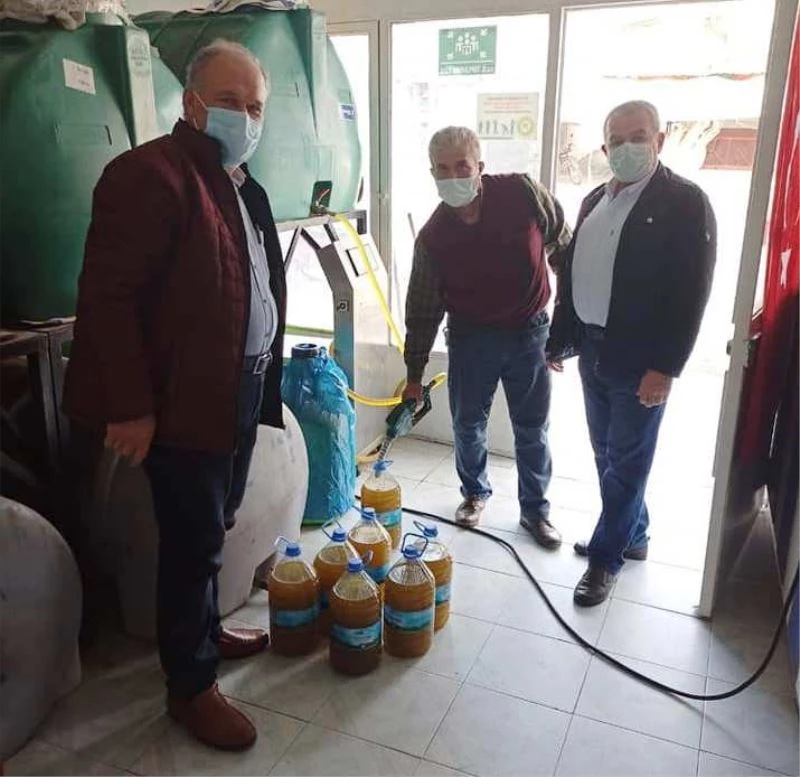 Kooperatif ortaklarına ilk kez kar payı olarak zeytinyağı dağıtıldı
