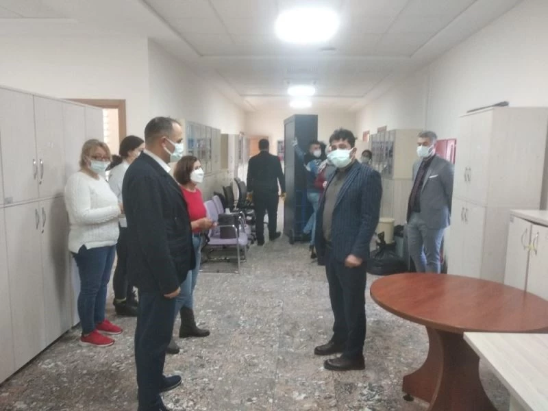 ADÜ Rektörü Aldemir, enstitüleri yeni binasında incelemelerde bulundu
