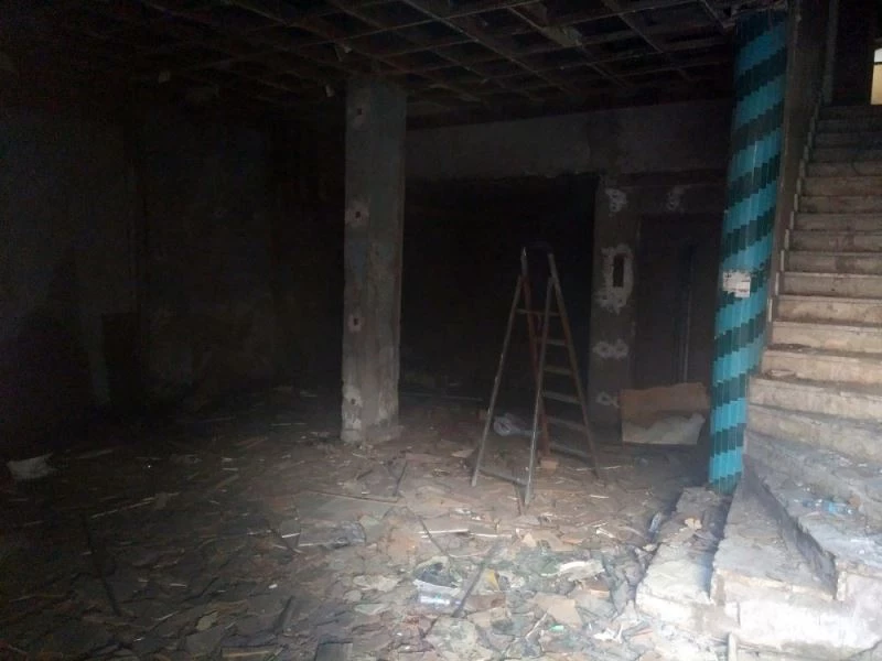 Kazan, söküm sırasında alev aldı, iş yeri kullanılamaz hale geldi
