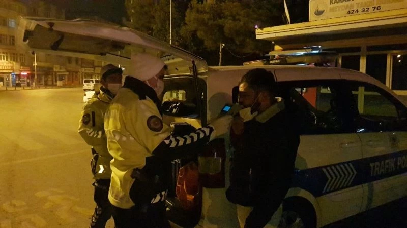 Sokak hayvanlarını beslemeye çıktı, 2.19 promil alkollü yakalandı
